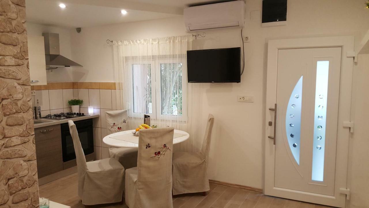 ויר Apartmani Sarm מראה חיצוני תמונה